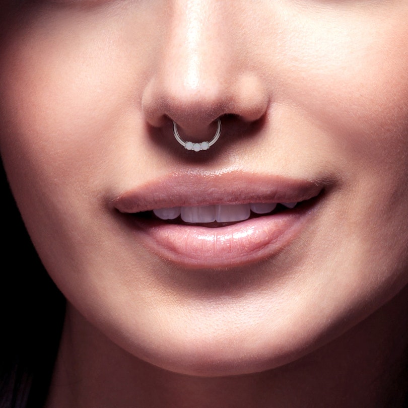 Septum piercing s opály