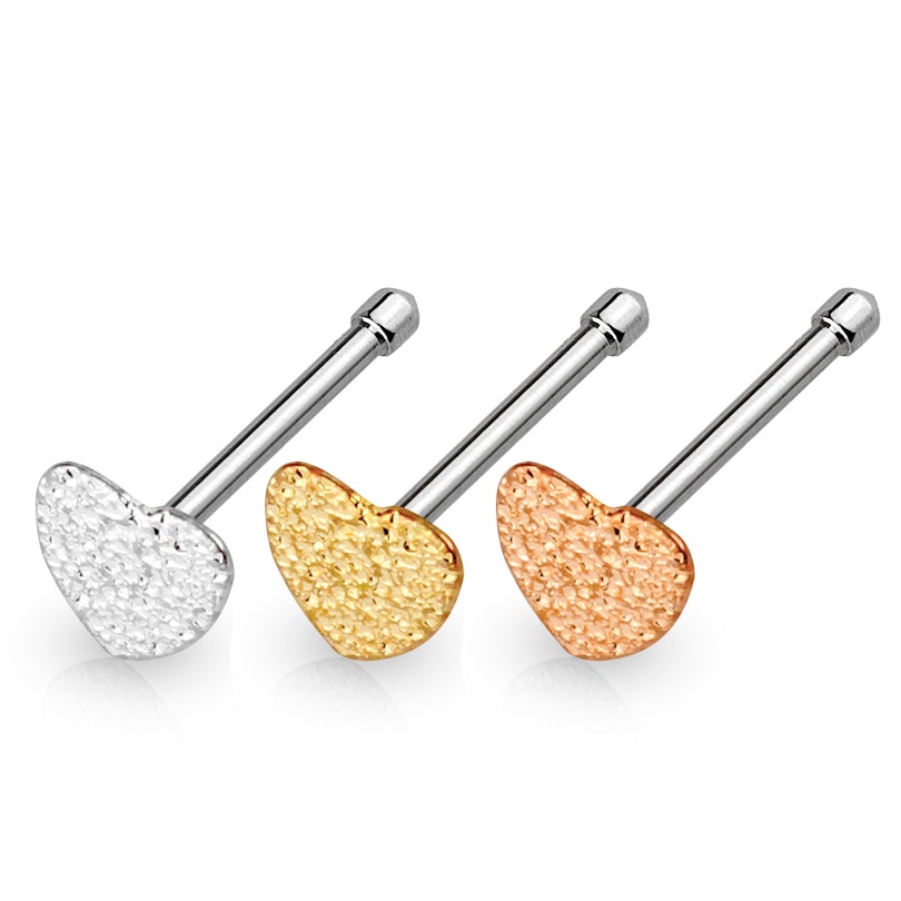 Piercing do nosu se srdíčkem
