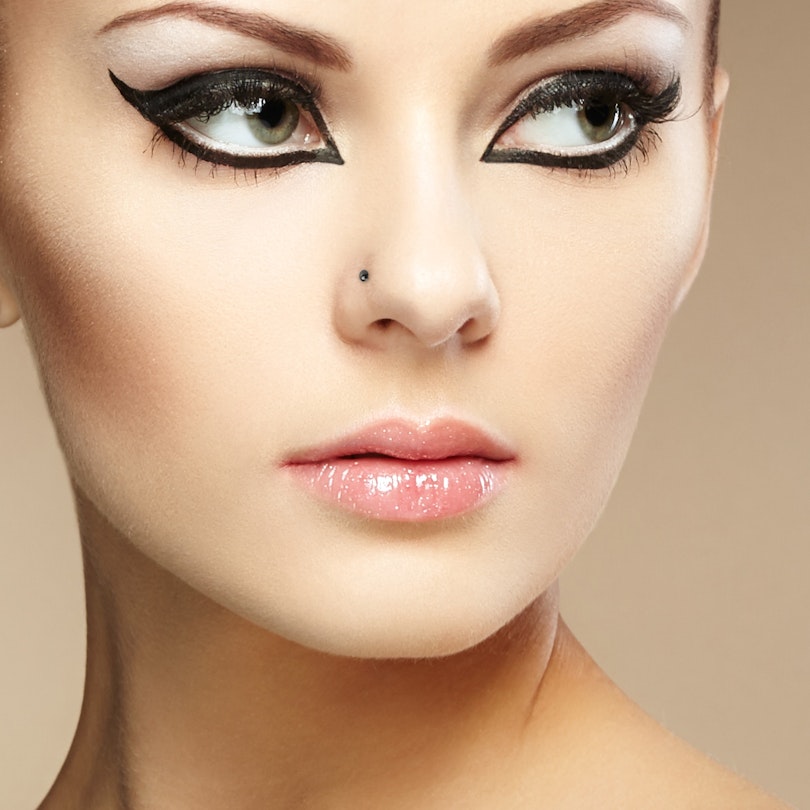 Piercing do nosu - polokoule v různých barvách