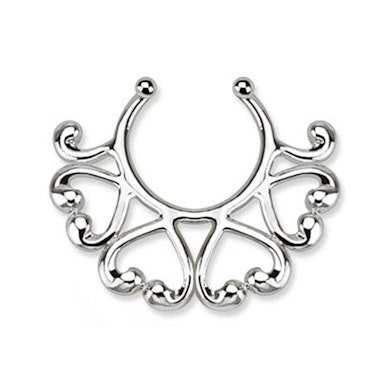 Falešný piercing do bradavky se srdíčky na okraji
