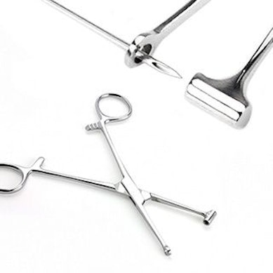 Kleště pro aplikaci tragus piercingu
