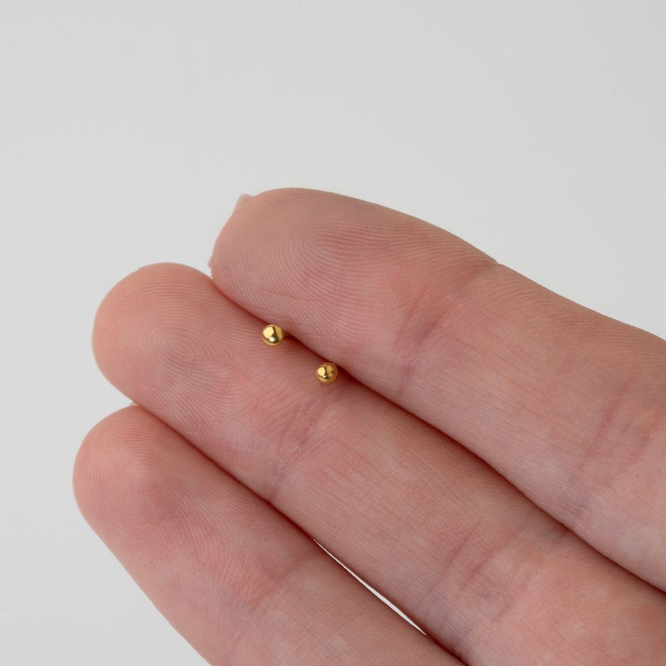 Piercing do nosu zahnutý do "L" - různé druhy