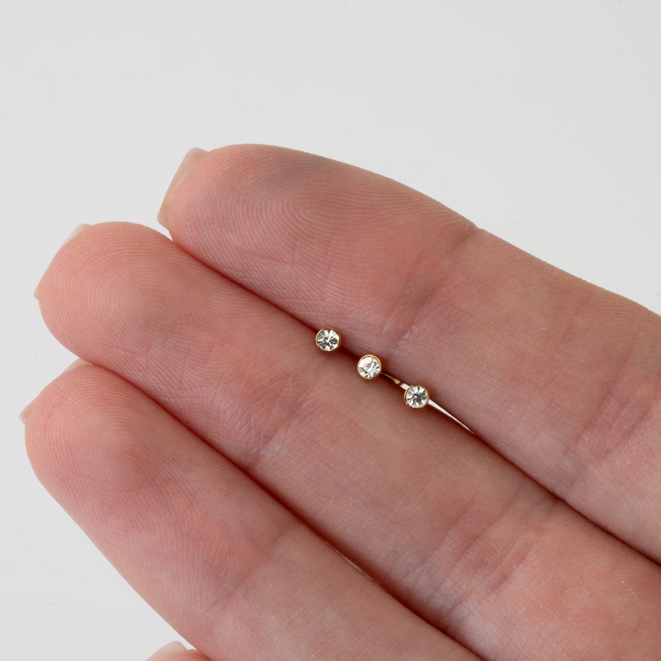 Piercing do nosu s kamínkem