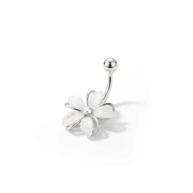 Piercing do pupíku s květinou
