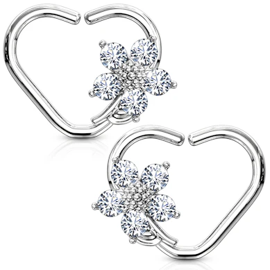 Piercing do ucha ve tvaru srdce s květinou z kamínků