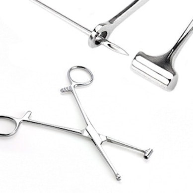 Kleště pro aplikaci tragus piercingu