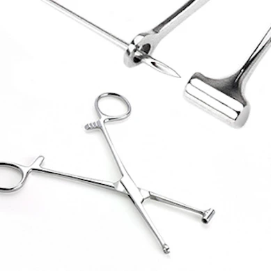 Kleště pro aplikaci tragus piercingu