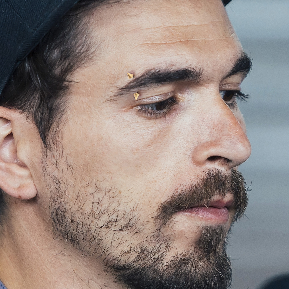 Pozlacený banánek s hroty