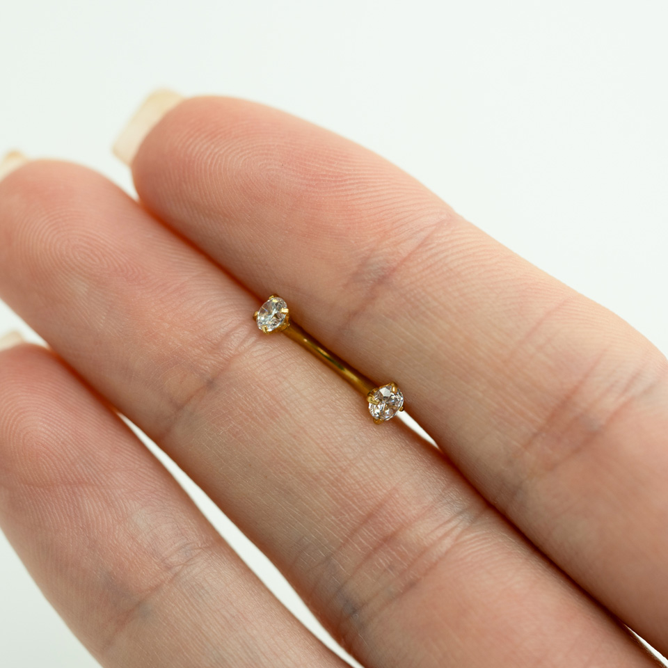 Banánek s vnitřním závitem a kulatými kamínky