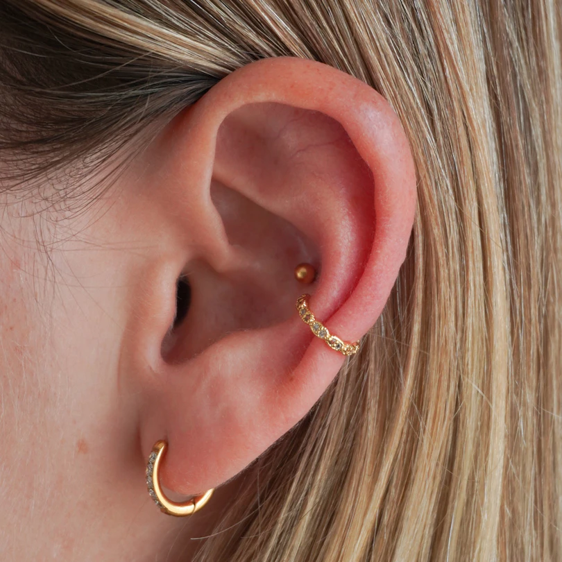 Jemná ear cuff náušnice s kamínky