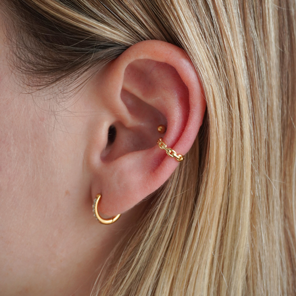 Ear cuff náušnice s designem řetězu