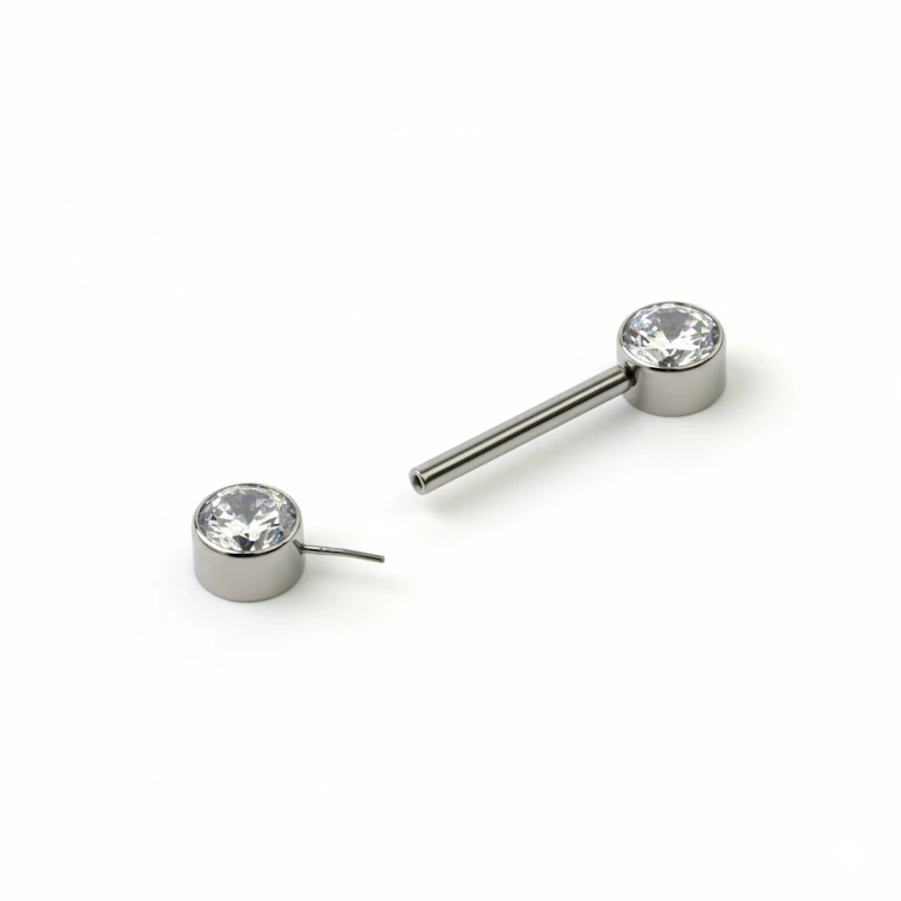 Titanový push-in piercing do bradavky s kamínky