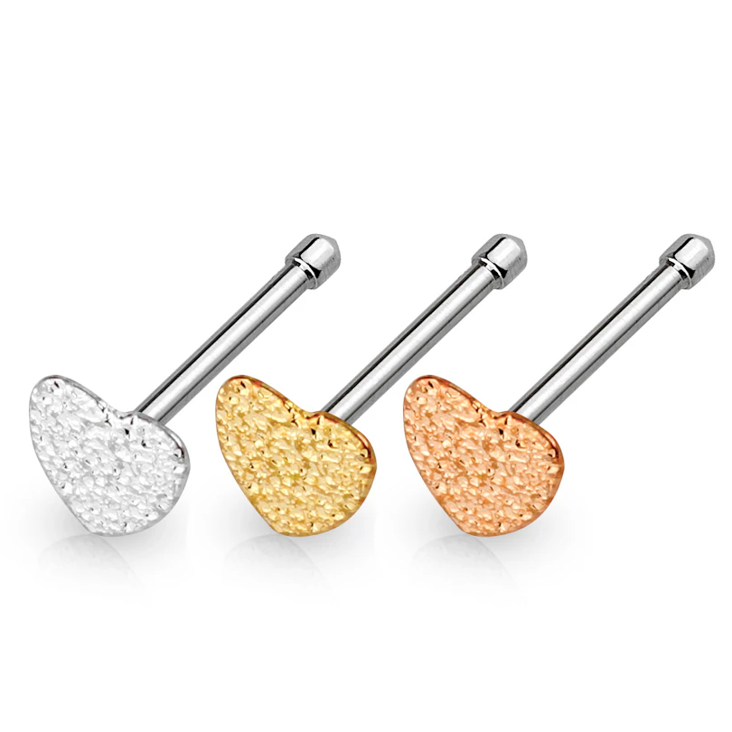 Piercing do nosu se srdíčkem