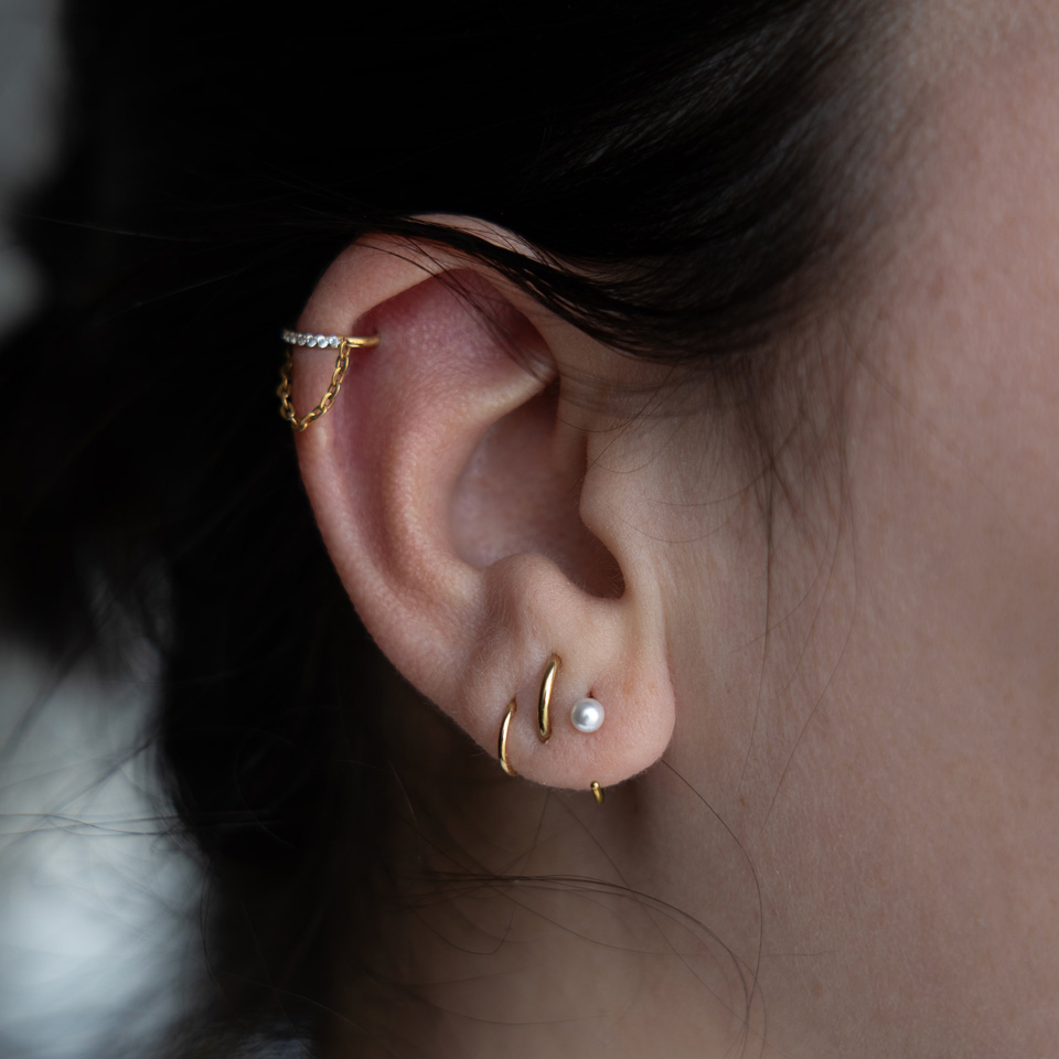 Otevřený kroužek s perlou