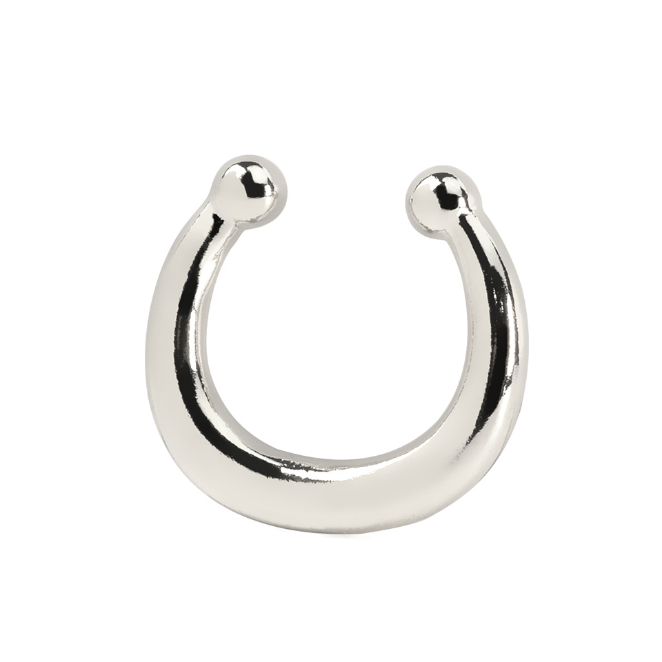Falešný septum piercing s jednoduchým designem