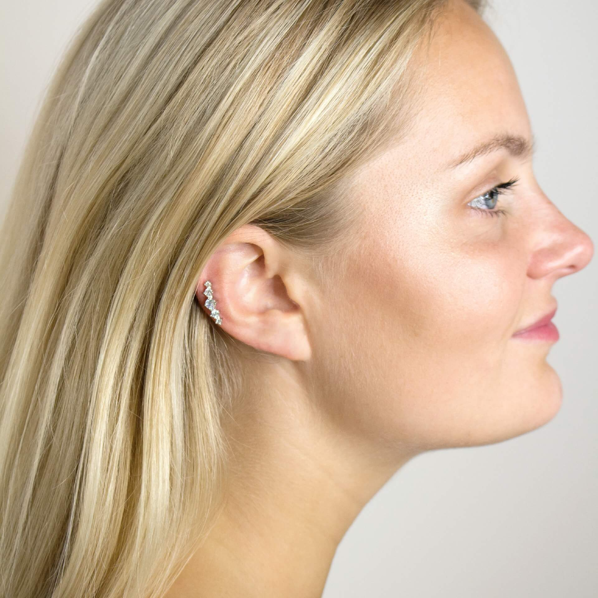 Helix piercing s kamínky