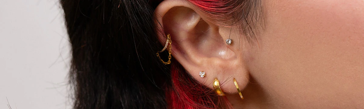 Titanový piercing do ucha